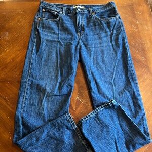 Women’s Levi’s Low Pro Straight size 31